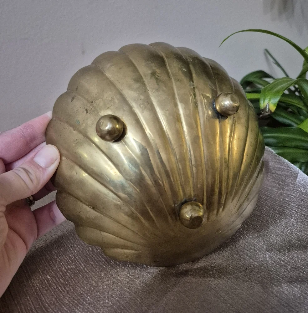Vintage brass clamshell - Picture 4 of 8